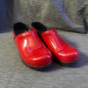 Sanita Clogs Pro. Patent Women's in Red